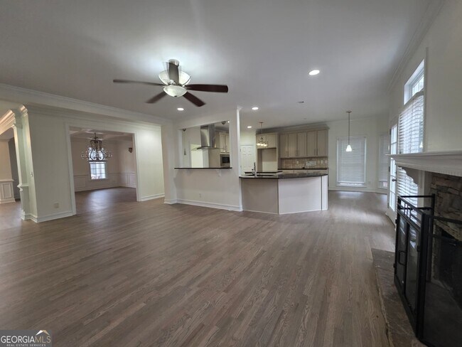 Building Photo - 166 Glen Eagle Way