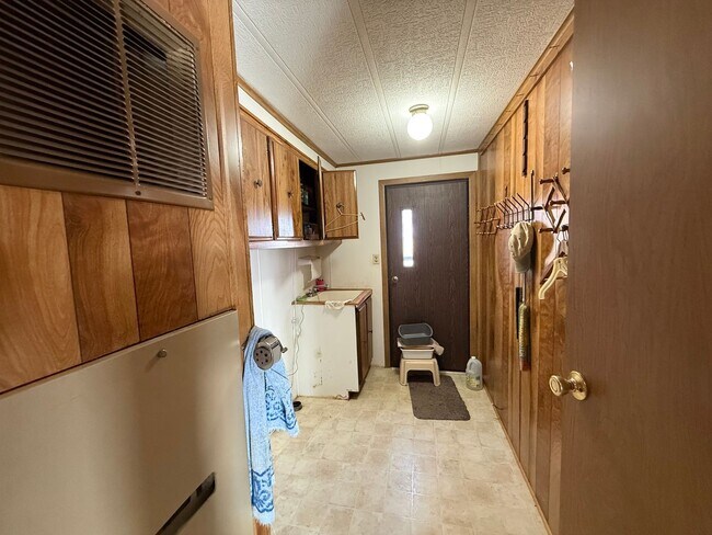 Building Photo - 61144 Bryan Rd