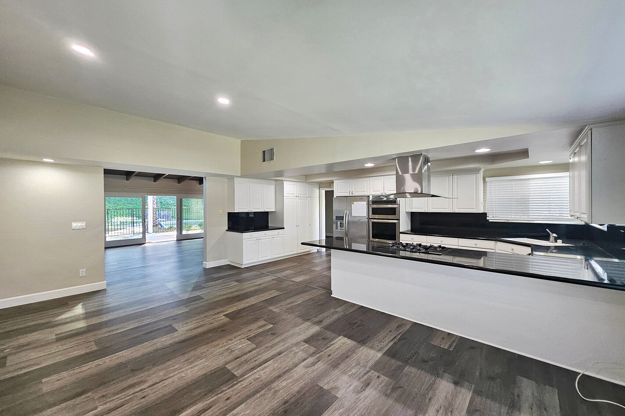 Building Photo - 23526 Dolorosa St