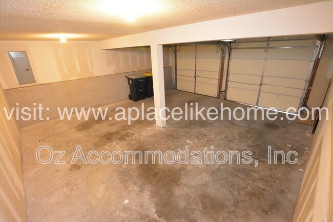 Building Photo - 5200 Hardy Ct