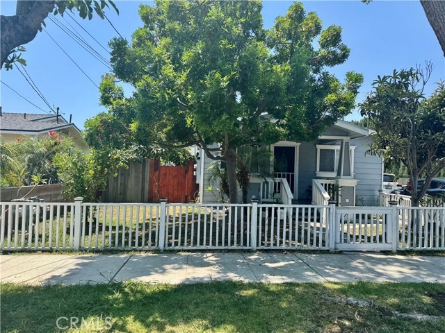 Primary Photo - 594 N Lemon St