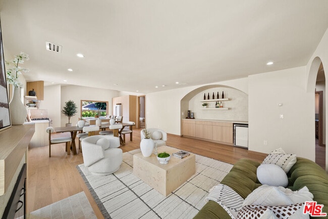 Building Photo - 14742 Weddington St