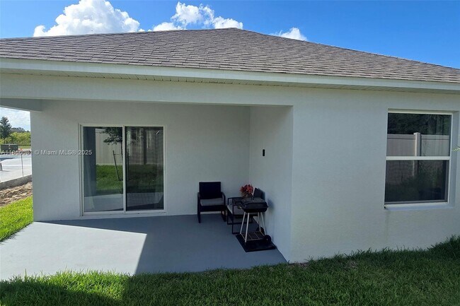 Building Photo - 5539 Maddie Dr