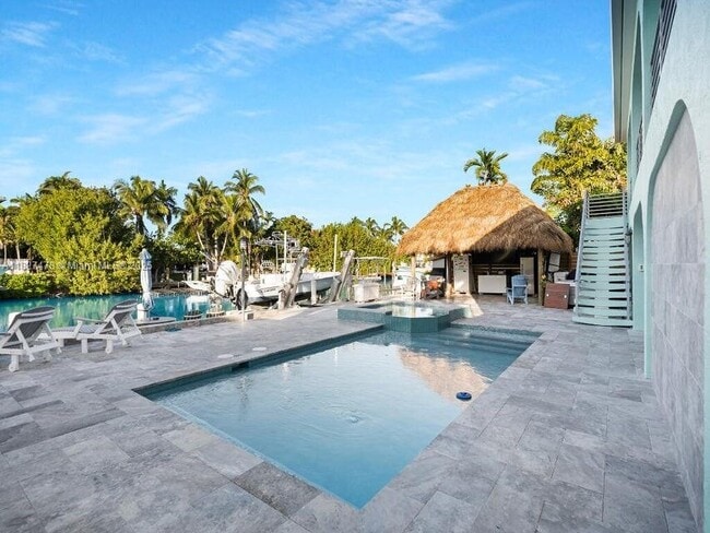 Building Photo - 232 W Seaview Dr