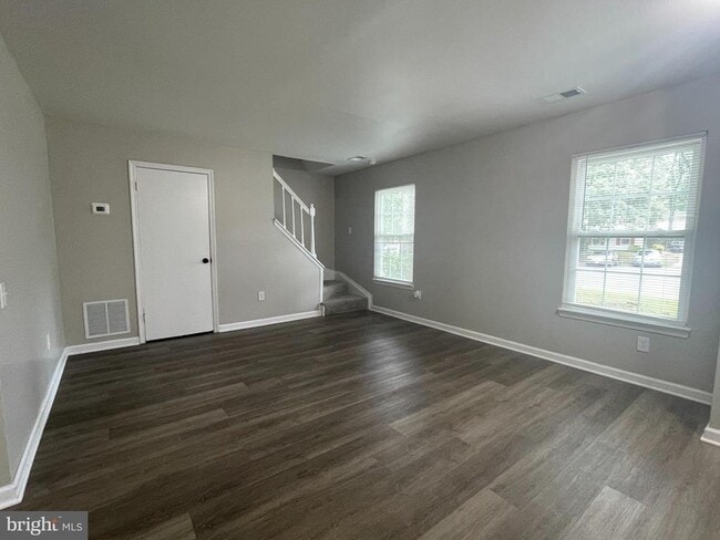 Building Photo - 5005 Vane Ct