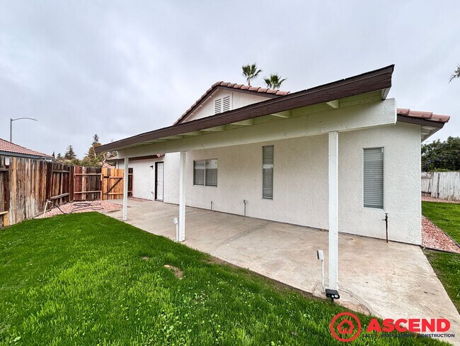 Building Photo - Beautiful 4 Bedroom Home In Rosedale!