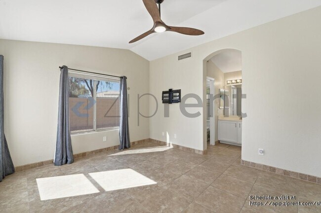 Building Photo - 17216 N Wavyleaf Ave