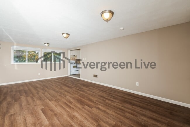 Building Photo - 4263 Woodcliffe Ave