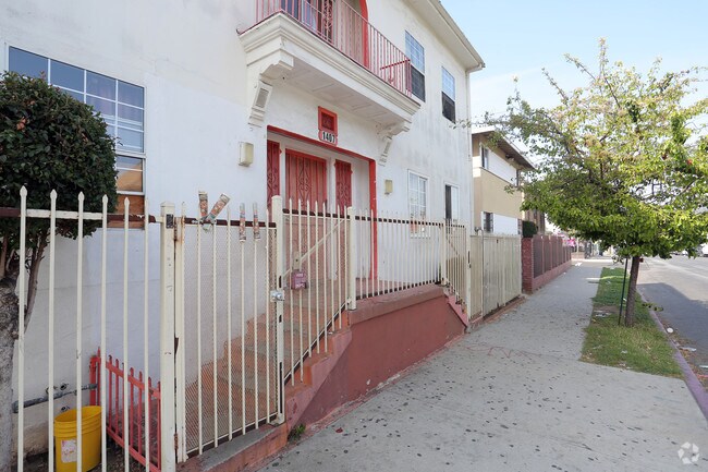 Building Photo - 1407 Magnolia Ave