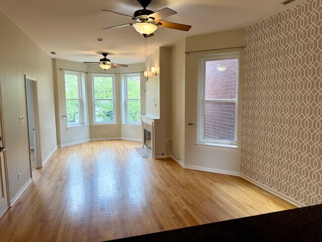 Building Photo - 1350 N Leavitt St