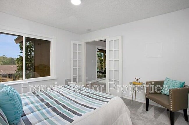 Building Photo - 912 Knoll Vista Dr