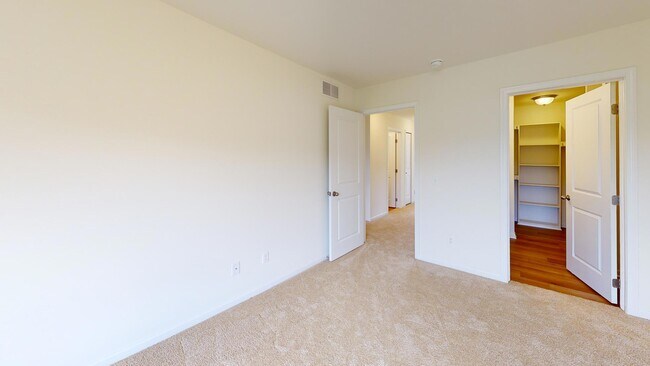 Building Photo - 5391 Swan Dr