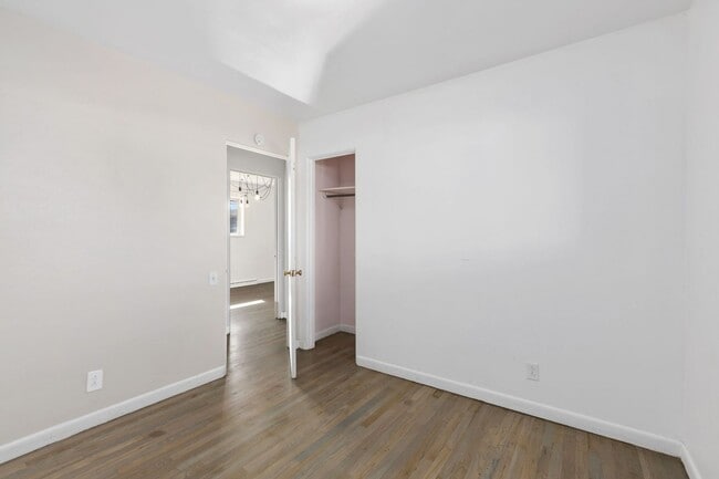 Building Photo - 1306 23rd Ave Ct