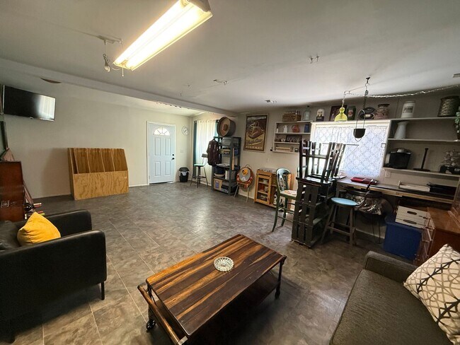 Building Photo - 13286 E 54th St