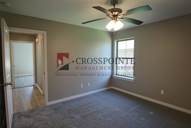 Building Photo - Beautiful 3 Bedroom 2 Bathroom Townhouse in South Tyler!