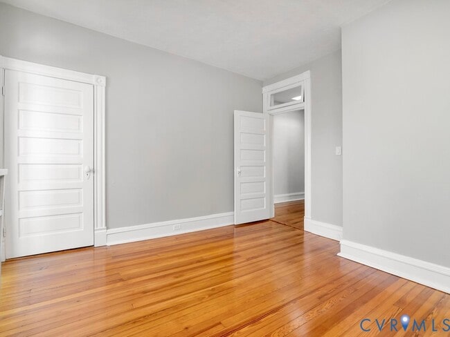 Building Photo - 117 N Vine St