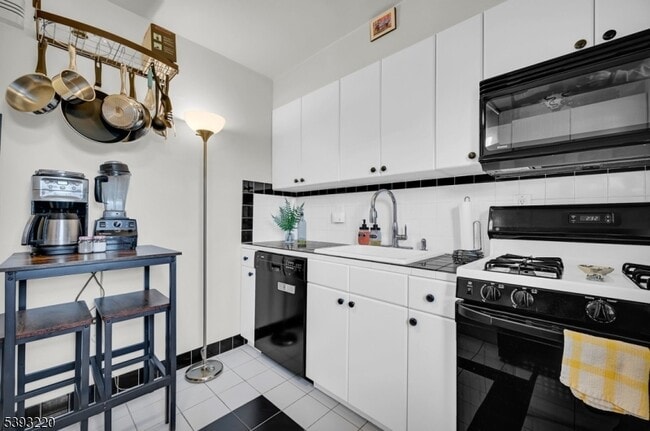 Building Photo - 640 Franklin Ave