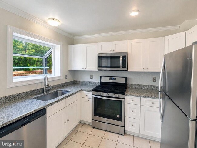 Building Photo - 14133 Autumn Cir