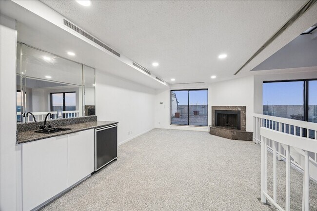 Building Photo - 2001 Holcombe Blvd