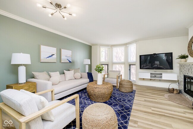 Building Photo - 592 E Vermont St