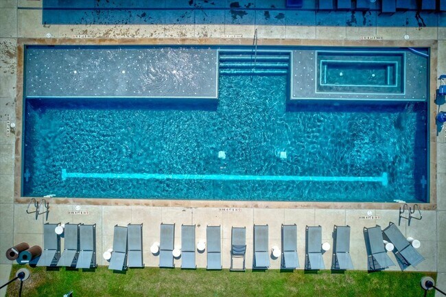 Building Photo - 9015 Cattle Baron Path