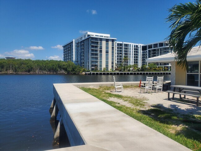 Building Photo - 5530 N Ocean Blvd