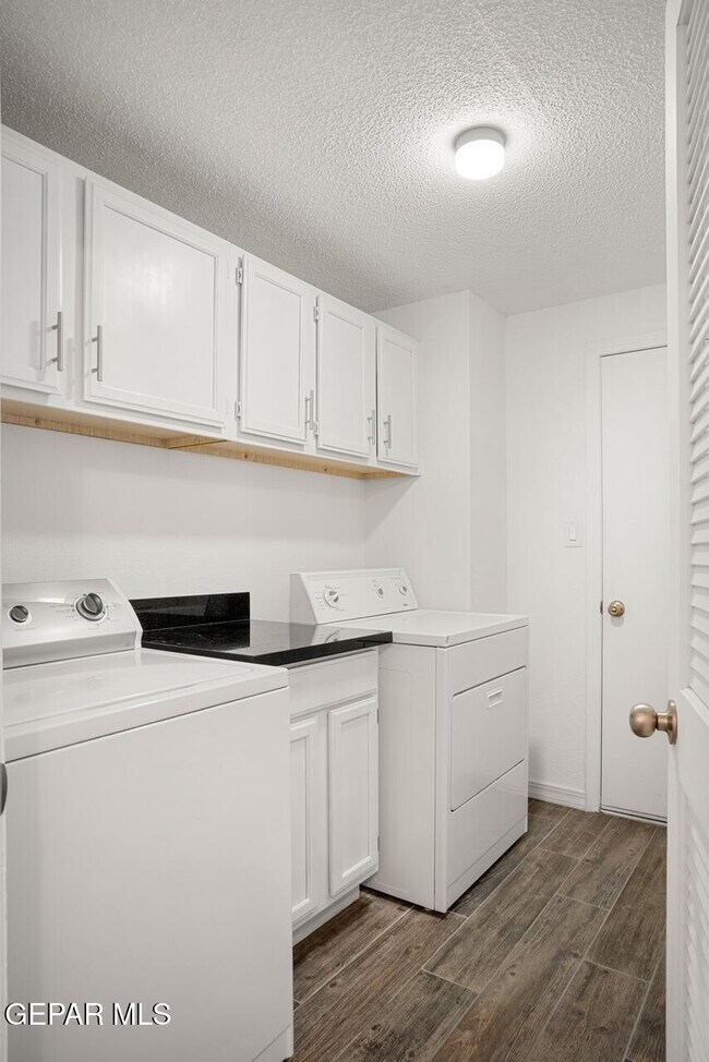 Building Photo - 7328 Corona Del Sol Dr