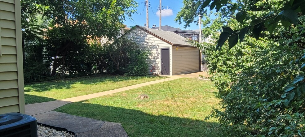 Summer - 3443 Lawn Ave