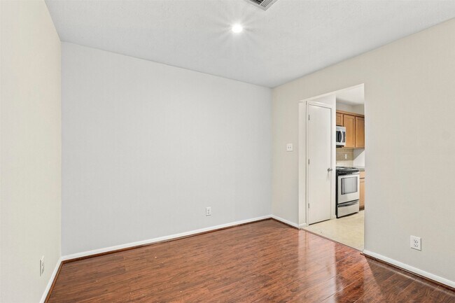 Building Photo - 1100 Augusta Dr