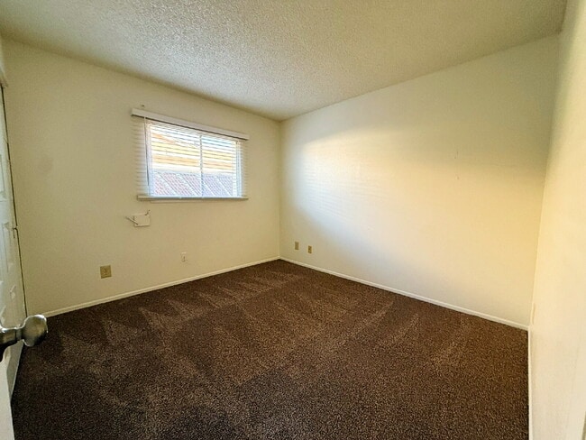 Building Photo - Fully Remodeled Home in Prime Location – Move-In Ready!