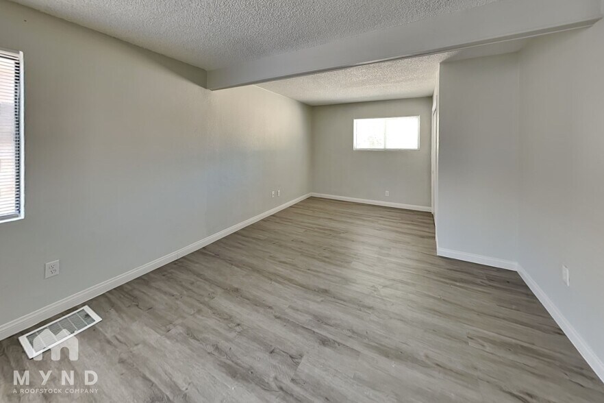Building Photo - 545 Truffles St