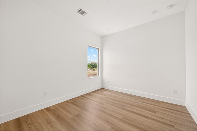 Building Photo - 7422 Maxroy St
