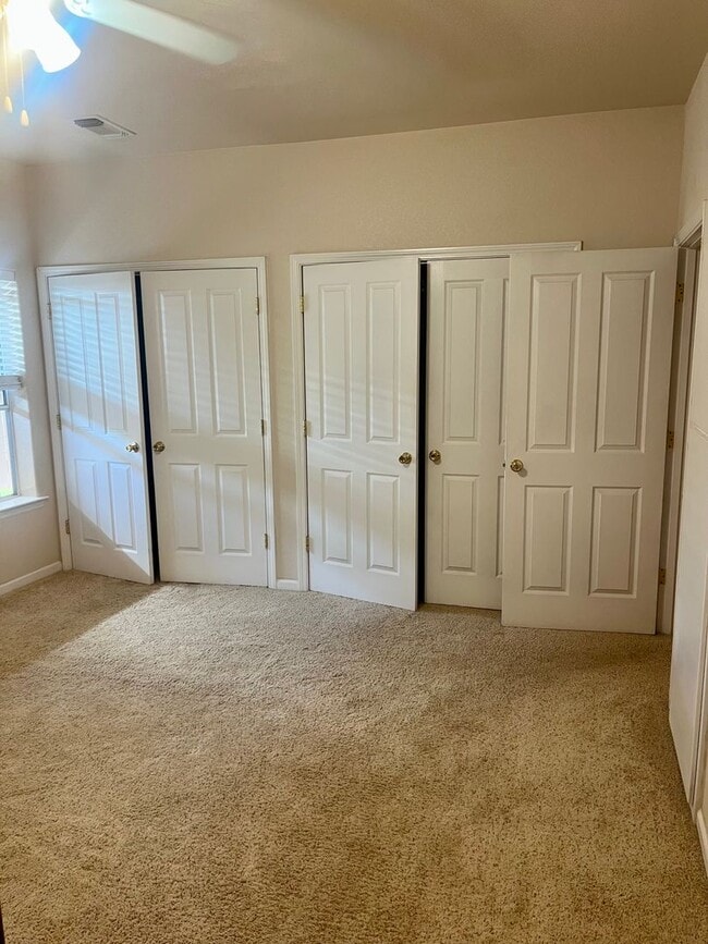 Building Photo - Beautiful Templeton Home on Large Lot