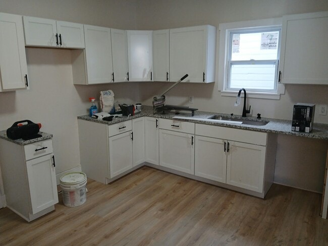 Building Photo - 1528 Chapel St