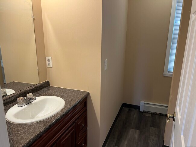 Building Photo - 4 Magnolia St