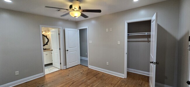 Building Photo - 2331 Feliciana St