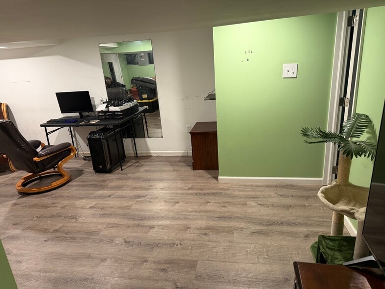 Building Photo - 263 S Haviland Ave