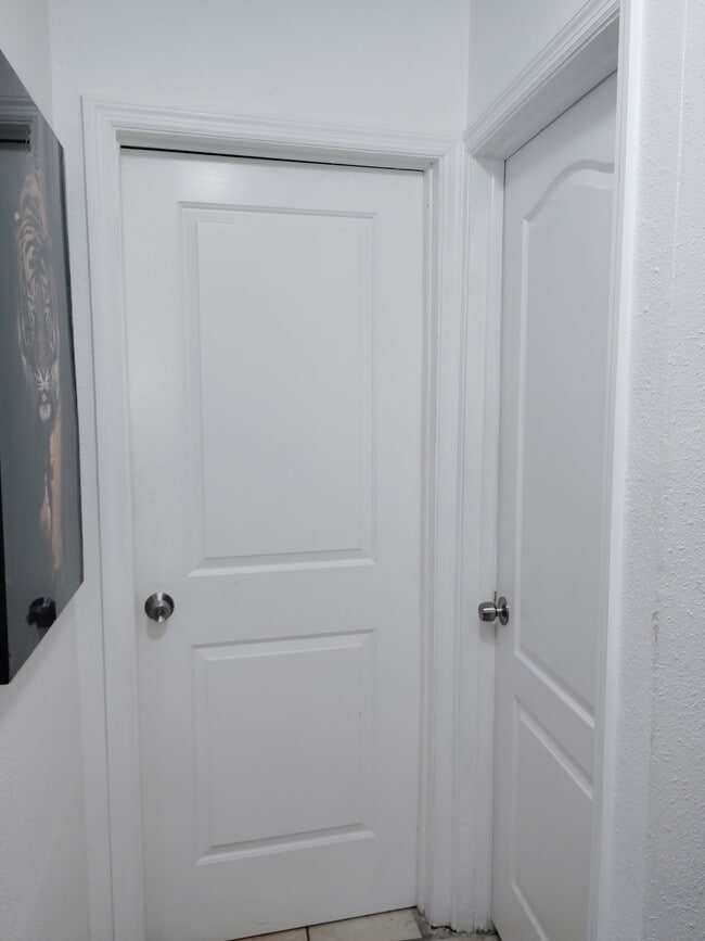 Building Photo - 704 E 121st Ave