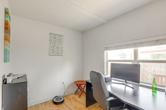 Building Photo - Charming 2Bed 2bath House in Denver