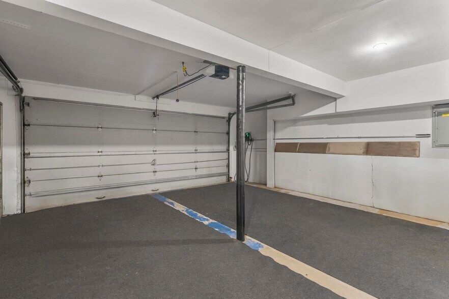 Building Photo - 26 Linden St