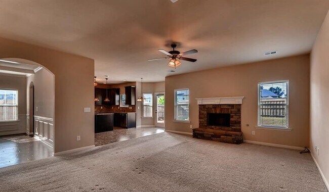 Building Photo - 135 Lindsey Terrace