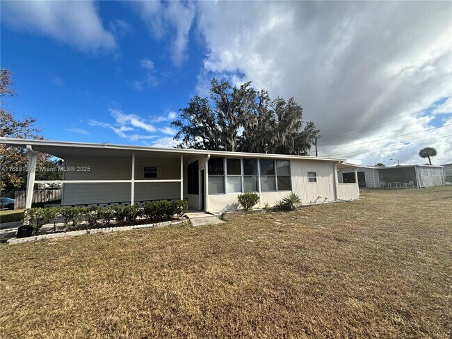 Building Photo - 3930 Country Pl
