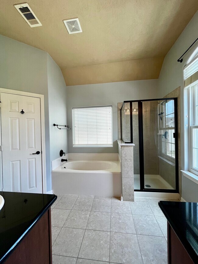 Building Photo - 1773 Aden Dr