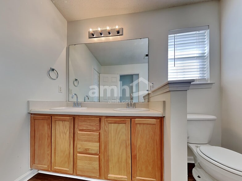 Building Photo - 3550 Galaxy Rd