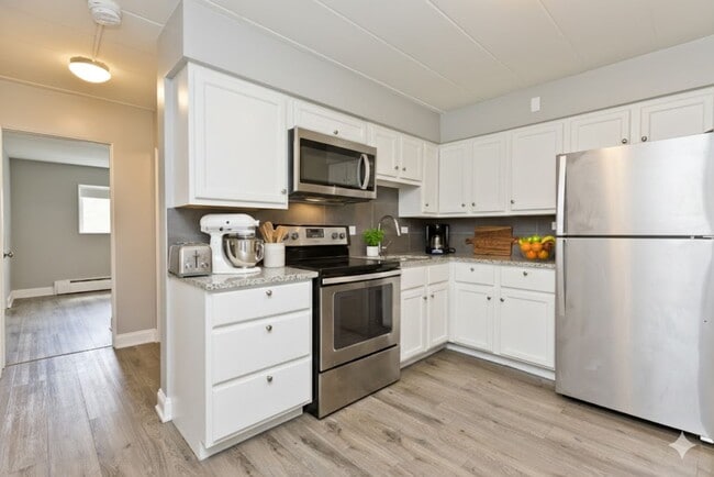 Building Photo - Newly Renovated 1 Bedroom