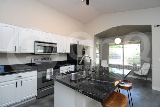 Building Photo - 15844 W Papago St