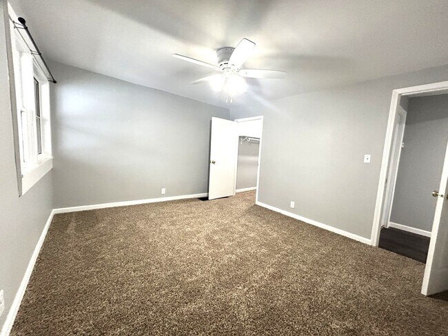 Building Photo - 2941 S 10th St