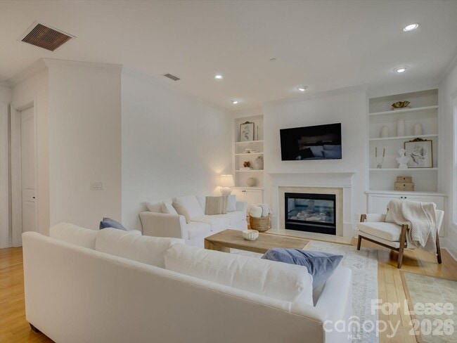 Building Photo - 3278 Park Rd