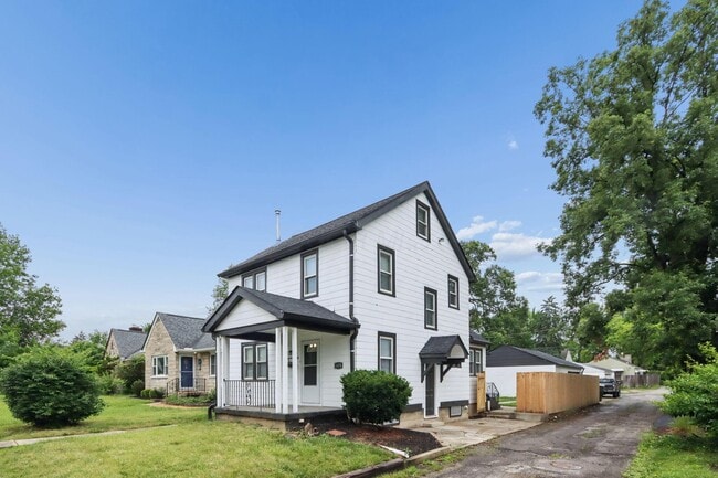 Building Photo - 1470 E Weber Rd