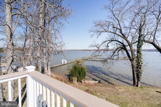 Building Photo - 26 Park Ln